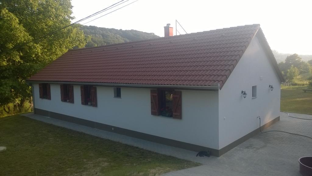 Abaliget Beppe Vendeghaz 게스트하우스 외부 사진